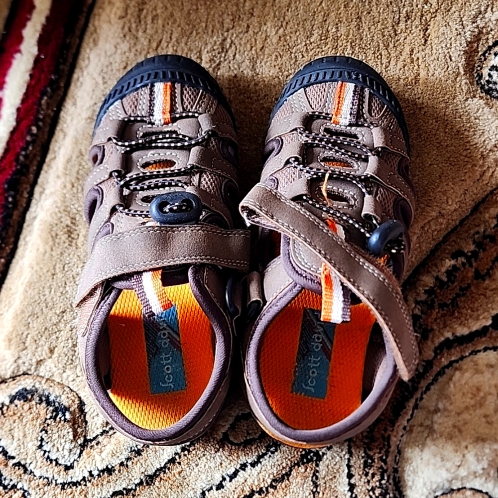 Boy's sandals